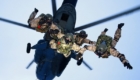 2.	Άλμα ελεύθερης πτώσης ομάδας της ΚCCO από ελικόπτερο Mi-8.